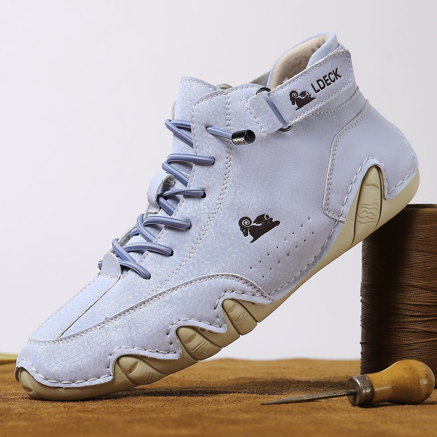 VoglDeck — أحذية أنيقة، مصممة لتخفيف